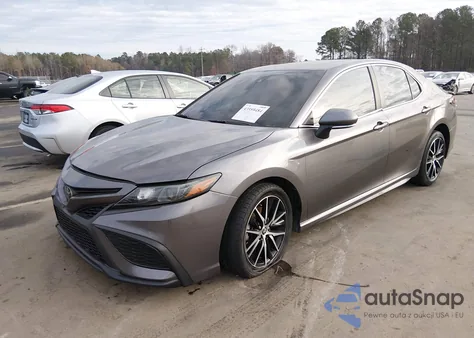2021 Toyota Camry Se z USA, uszkodzony, nr VIN 4T1S11AK2MU519542